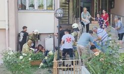 Beylikdüzü'nde 15 katlı bina tahliye edildi; bazıları zehirlenme şüphesiyle hastaneye götürüldü