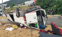 Minibüs devrildi: 4 yaralı