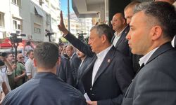 Özgür Özel, tutuklu Beylikdüzü Belediye Başkanı Çalık'ı ziyarete gitti