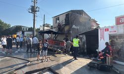 Sakarya'da market deposunda çıkan yangın, otluk ve ağaçlık alana sıçradı