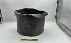 Pergamon Antik Kenti'nde yaklaşık 1400 yıllık bronz kazan günyüzüne çıkarıldı