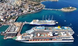 Kuşadası'na 4 kruvaziyerle 6 bin 298 turist geldi