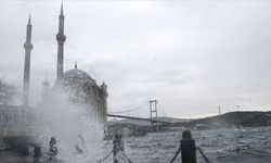 İstanbul’da fırtına uyarısı, 3 ilçede denize girmek yasaklandı