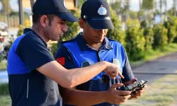 Sigara izmaritini yere atan gence ceza makbuzu dronla gönderildi