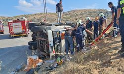 Beypazarı'nda devrilen kamyonun sürücüsü yaralandı