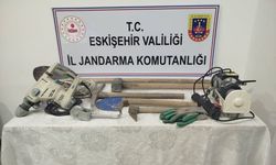 Eskişehir'de babasına ait evin bahçesinde izinsiz kazı yaptığı öne sürülen şüpheli yakalandı