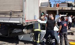 Baba, anne ve 2 çocuğunun yaralandığı kaza kamerada
