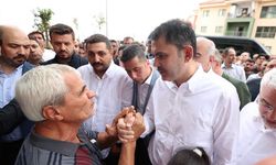 Bakan Kurum, depremzede aileyi ziyaret etti