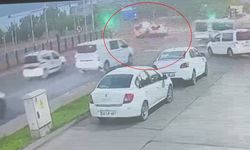 Bingöl'de 3 kişinin yaralandığı kaza kamerada