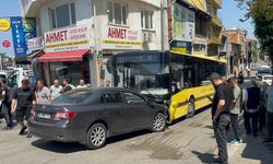 Bursa'da halk otobüsü ile otomobil çarpıştı; 5 yaralı