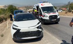 Karabük'te otomobiller çarpıştı: 1’i çocuk, 3 yaralı