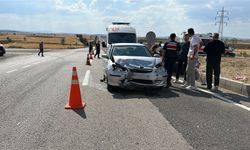 Kütahya’da iki otomobil çarpıştı; karı-koca yaralandı