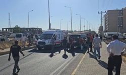 Mardin'de hafif ticari araç ile motosiklet çarpıştı: 2 yaralı