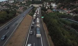 TEM’de tünel içinde zincirleme kazada 5 kişi yaralandı; ulaşım aksadı