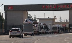 Hudut kapılarından Suriye'ye pasaportla geçiş işlemleri başladı
