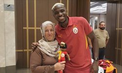 Kayserili Neslihan teyze Osimhen ile bir araya geldi