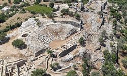 Amos'un antik tiyatrosundaki kazılar tüm hızıyla devam ediyor