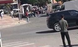 Yolun karşısına geçerken hafif ticari aracın çarptığı 2 çocuk yaralandı
