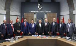 CHP Genel Başkanı Özel, Balkan Türkleri Göçmen ve Mülteci Dernekleri Federasyonu Başkanı ile görüştü