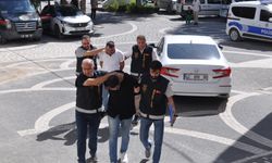 Konya'da sahte altın sattığı öne sürülen 2 şüpheli yakalandı