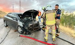 Gölbaşı'nda seyir halindeki otomobil alev aldı