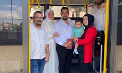 Halk otobüsüyle kendilerini nikaha yetiştiren sürücüyü şahit yaptılar