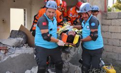 Iğdır’da 715 personelin görev aldığı deprem tatbikatında, enkaz altında kalan 4 kişi kurtarıldı
