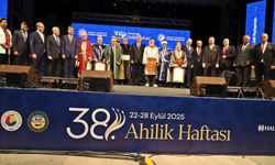 Ankara Ahisi’ne Kırşehir’de “Ahi Esnaf Beratı” takdim edildi