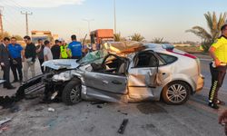 İnfaz koruma memurlarının bulunduğu otomobil, hafriyat kamyonuna çarptı; 2 ölü, 1 yaralı