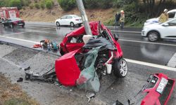 Kazada hurdaya dönen otomobilin sürücüsü hayatını kaybetti