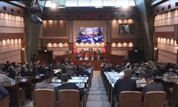 İBB Meclisi'nde toplu taşımaya zam maddesi komisyonlara sevk edildi