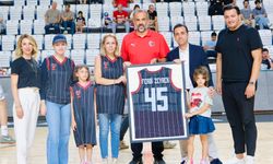 Manisa Basket Ferdi Zeyrek'i unutmadı