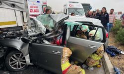 Manisa'da TIR, kamyonet ve 3 otomobilin karıştığı zincirleme kaza: 1 ölü, 2 yaralı