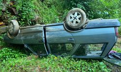 Rize’de freni boşalan otomobil, yamaca çarpıp takla attı: 3 yaralı