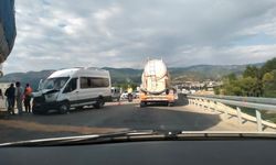 Tokat’ta fındık işçilerinin taşındığı minibüs ile kamyon çarpıştı; 8 yaralı