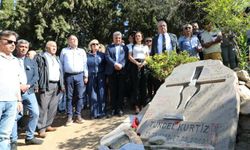 Tuncel Kurtiz, ölümünün 12'nci yıl dönümünde mezarı başında anıldı