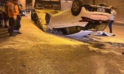 Tünelde kamyonetle çarpışan otomobil takla attı; sürücü yaralandı