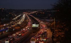 İstanbul'da akşam saatlerinde trafik yoğunluğu yüzde 72'ye çıktı