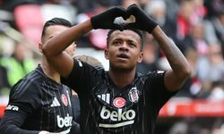 Beşiktaşlı futbolcu Keny Arroyo, Cruzeiro'ya transfer oldu