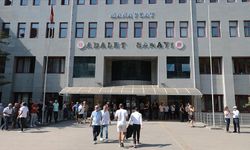 Eski Manavgat Belediye Başkanı Sözen ile kardeşi "rüşvet" soruşturması kapsamında adliyeye sevk edildi