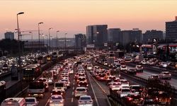 İstanbul'da haftanın son iş gününde trafik yoğunluğu yüzde 74'e ulaştı