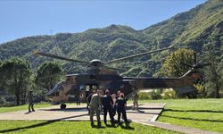 Artvin'de sel ve heyelan nedeniyle Camili'de mahsur kalan turistler helikopterlerle tahliye edildi