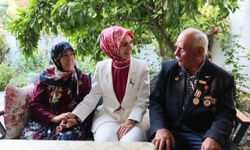 48 yıllık evli Kıbrıs Gazisi’ne Bakan Göktaş’tan ziyaret