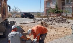 Mamak’ta asfalt ve kaldırım çalışmaları devam ediyor