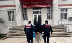 12 yıl hapis cezasıyla aranan firari hükümlüyü parmak izi yakalattı