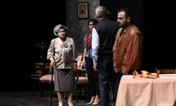 “Ağaçlar Ayakta Ölür” Atatürk Sanat Merkezi’nde sahnelendi