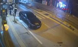 Kontrolden çıkan otomobilin park halindeki araca çarptı