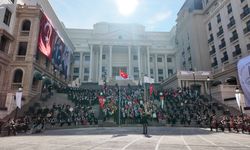 500 kişilik korodan 'Can Filistin' şarkısı
