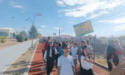 Polatlı'da öğrenciler yürüyüş etkinliğine katıldı