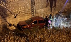 Kayseri'de kanala düşen otomobilin sürücüsü kazadan yara almadan kurtuldu